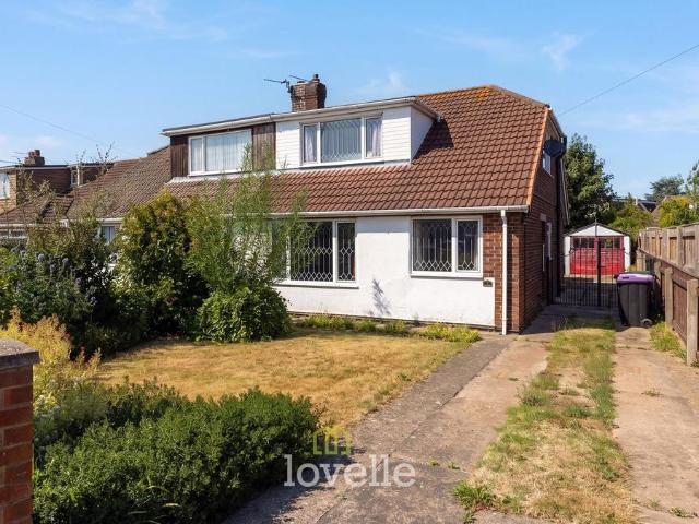 House for sale in Holton le Clay, Belleau