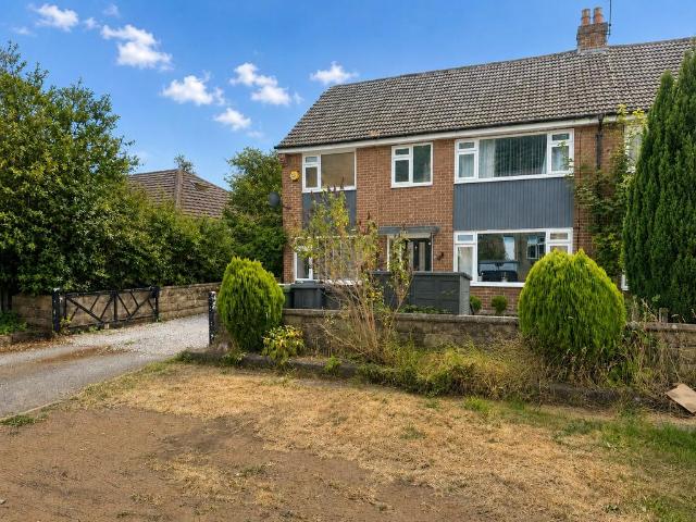 House for sale in Holme Valley, Brockholes
