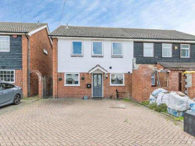 House for sale in South Hornchurch, Greater London