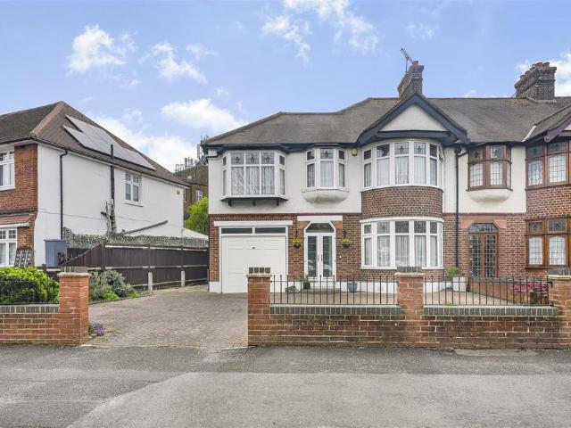House for sale in Chingford, Greater London