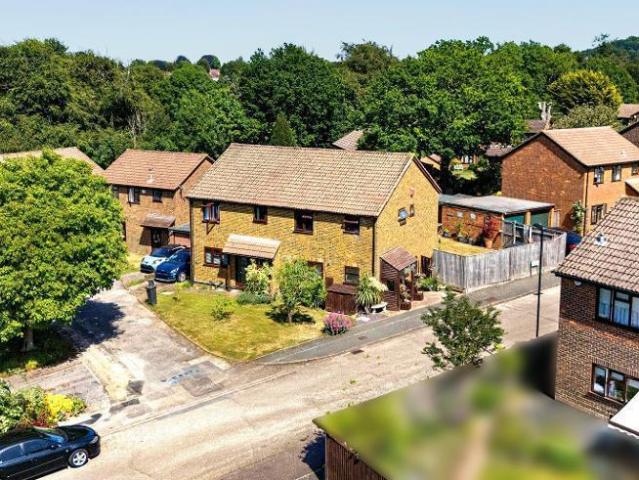 House for sale in London Borough of Croydon, Sanderstead