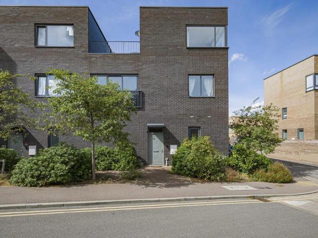 House for sale in The Quarry, Greater London