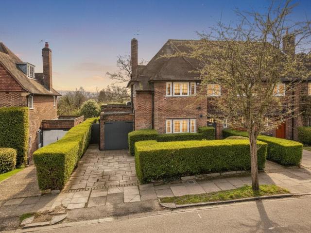 House for sale in Hampstead Garden Suburb, Greater London