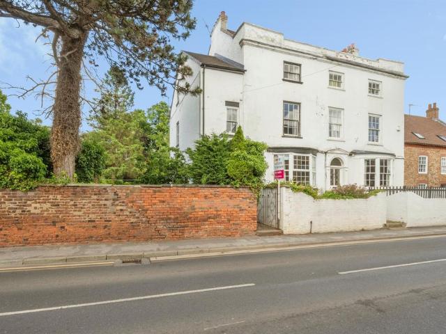 House for sale in Thorne, South Yorkshire