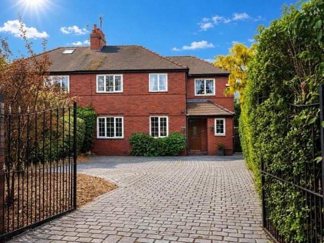 House for sale in Cheadle Hulme, Isle Of Man