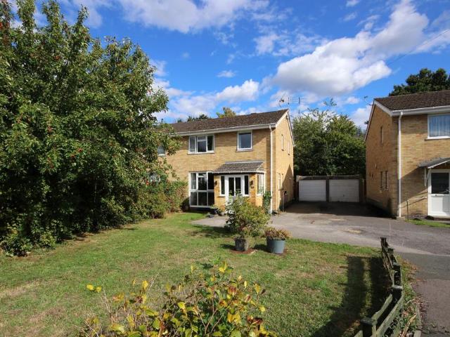 House for sale in Hedge End, Helford
