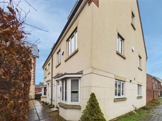 House for sale in Hanworth, Bracknell