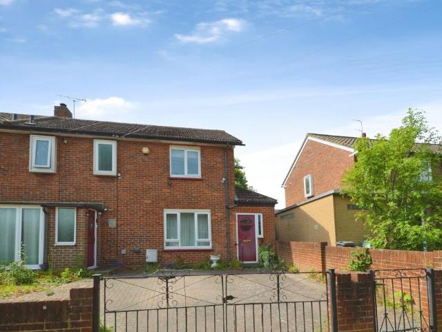 House for sale in London Borough of Hounslow, Hanworth