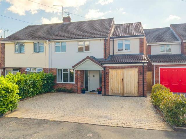House for sale in Kingswinford, West Midlands