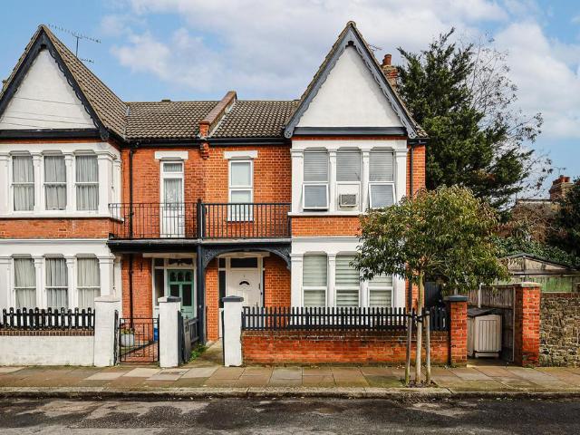 House for sale in Alton Barnes, Essex