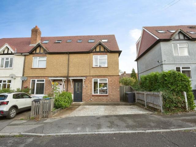 House for sale in Hook, Greater London
