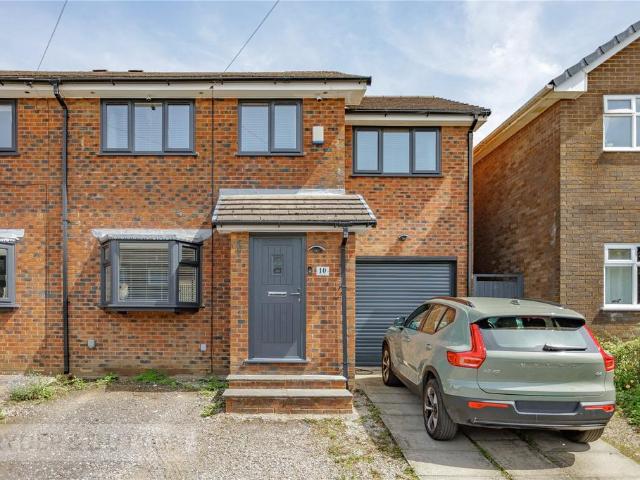 House for sale in Charlesworth, East Midlands