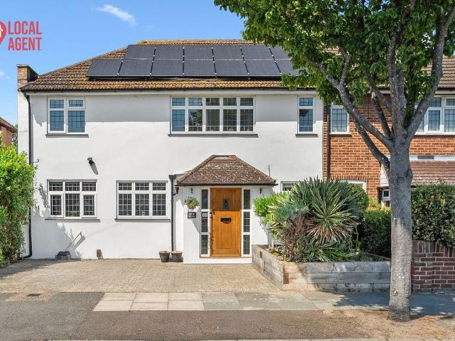 House for sale in Barnehurst, Greater London
