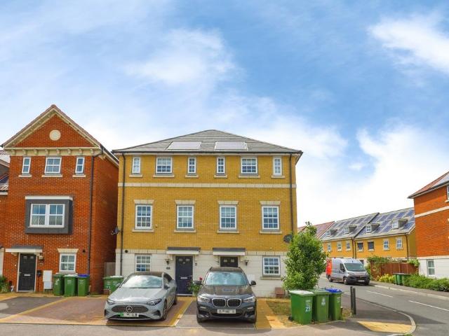 House for sale in Slade Green, Greater London