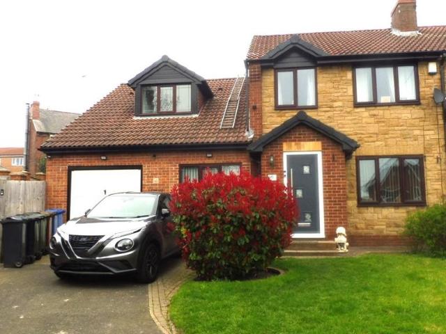 House for sale in Darfield, South Yorkshire