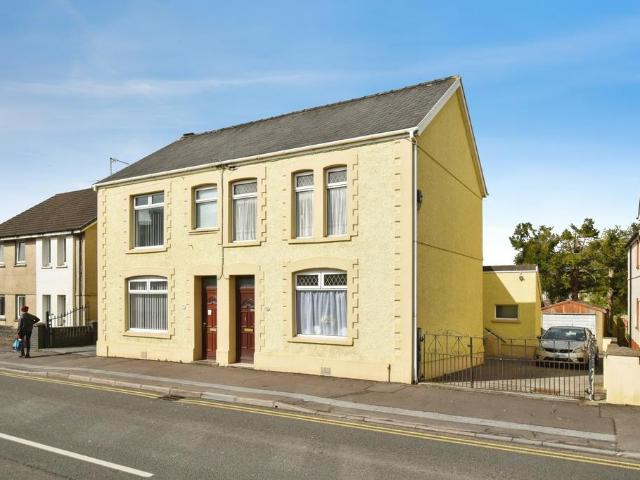 House for sale in Tir-y-dail, Ammanford