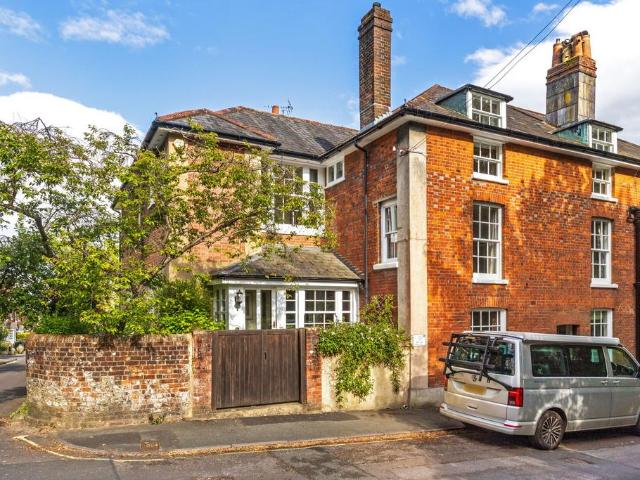 House for sale in Hampshire