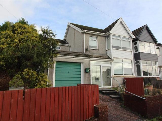 House for sale in Cefn Fforest, Blackwood