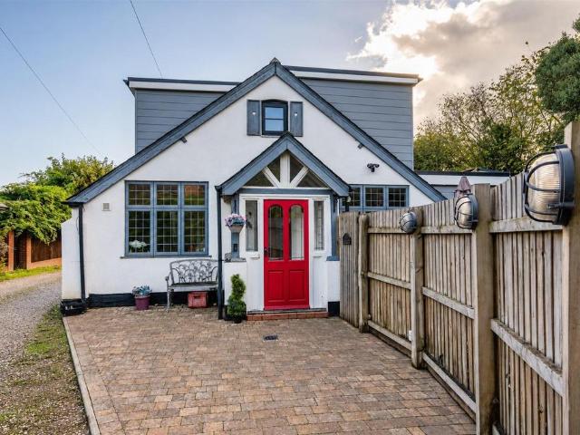 House for sale in Kingswood, Warwick