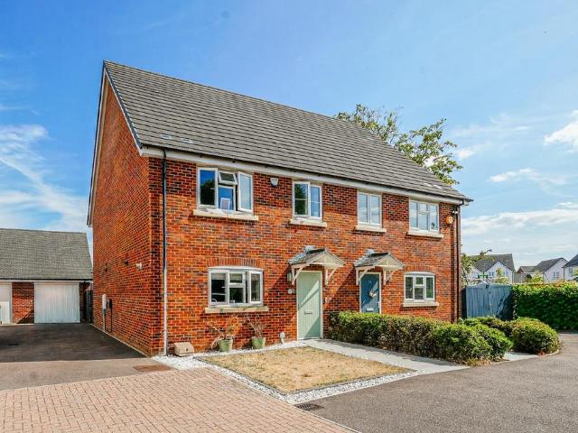 House for sale in Leighton-Linslade, Leighton Buzzard