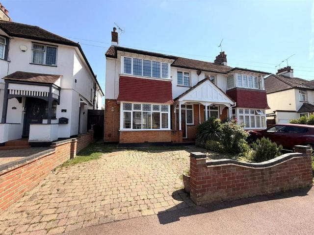 House for sale in Alton Barnes, Essex