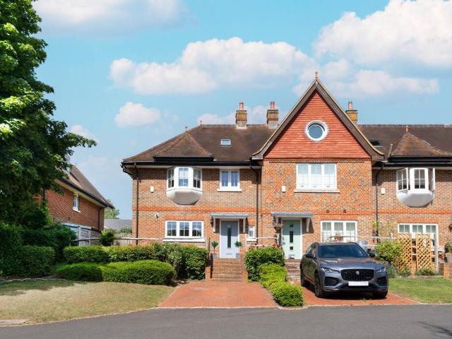 House for sale in Rose Hill, Pachesham Park