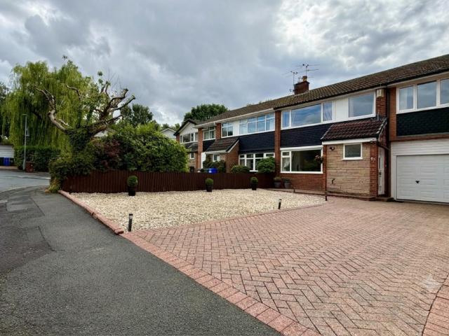 House for sale in Godley, Greenheys
