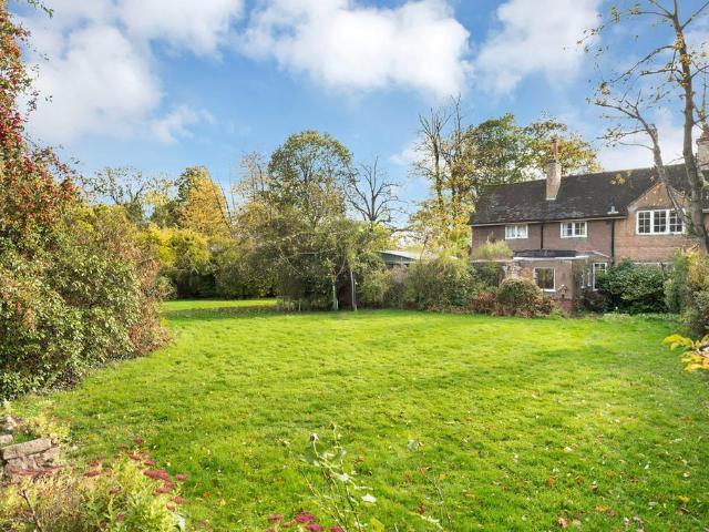 House for sale in Elmfield, Leicestershire