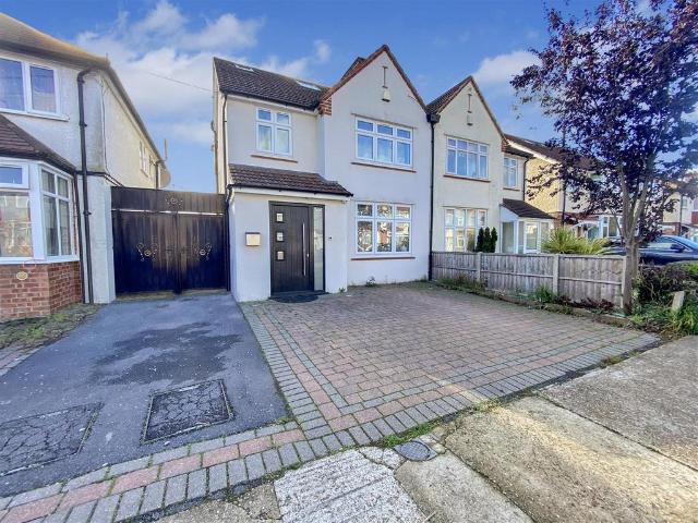 House for sale in London Borough of Hounslow, Heston