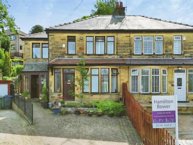 House for sale in Slack Side, West Yorkshire