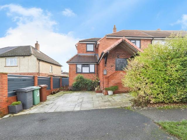 House for sale in Pudsey, West Yorkshire
