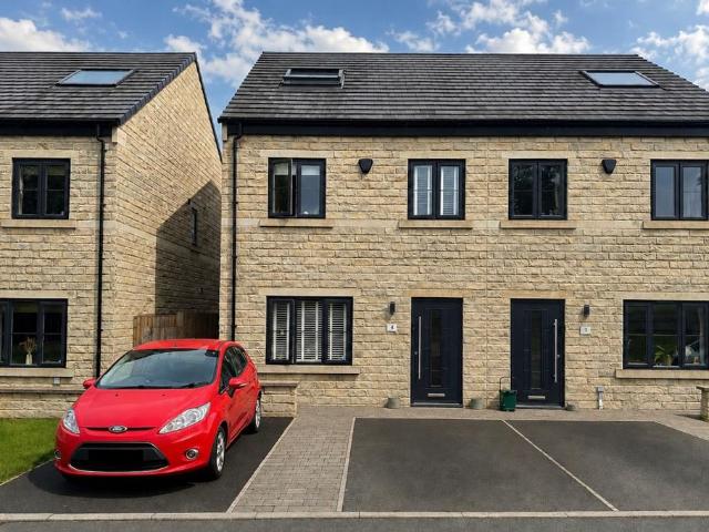 House for sale in Charlesworth, East Midlands