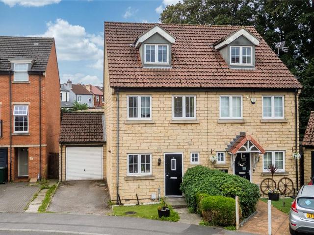 House for sale in Ferrybridge, West Yorkshire