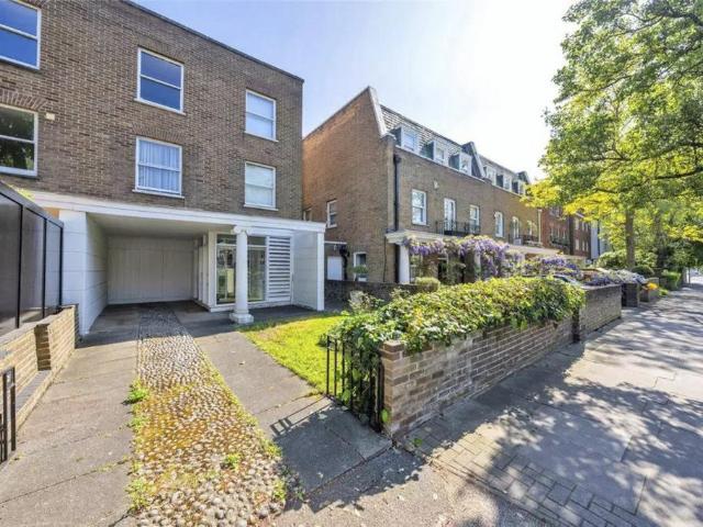 House for sale in St. John's Wood, Greater London