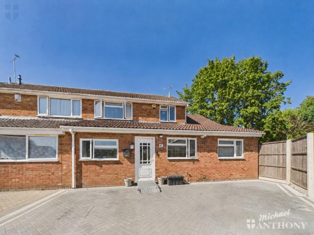 House for sale in Walton Court, Aylesbury