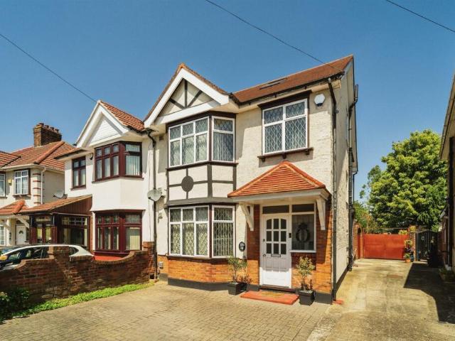House for sale in London Borough of Hounslow, Heston