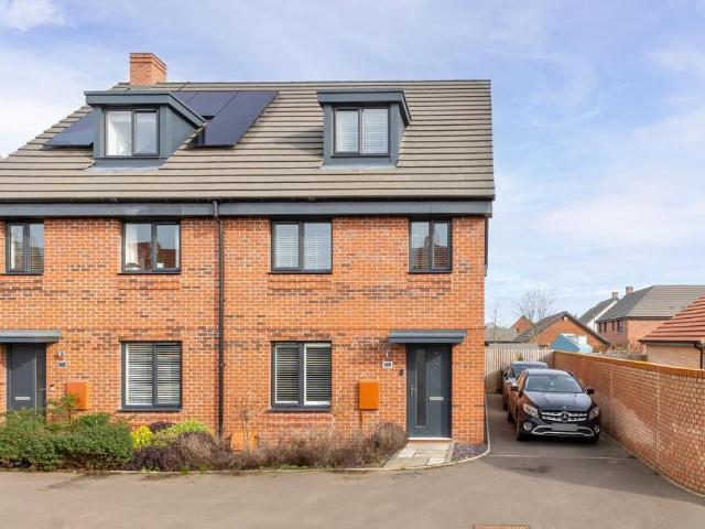 House for sale in Leighton-Linslade, Eggington