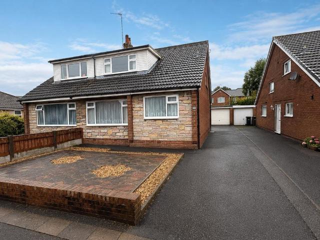 House for sale in Sharoe Green, Higher Bartle