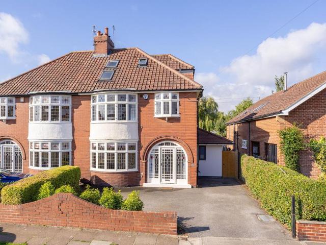House for sale in High Field, York