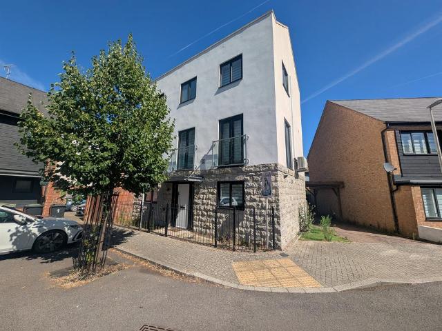 House for sale in Leybourne, Bourne Vale