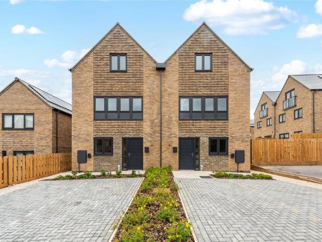 House for sale in Oakridge Park, Old Wolverton
