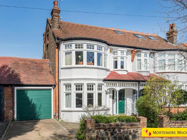 House for sale in Winchmore Hill, Edmonton