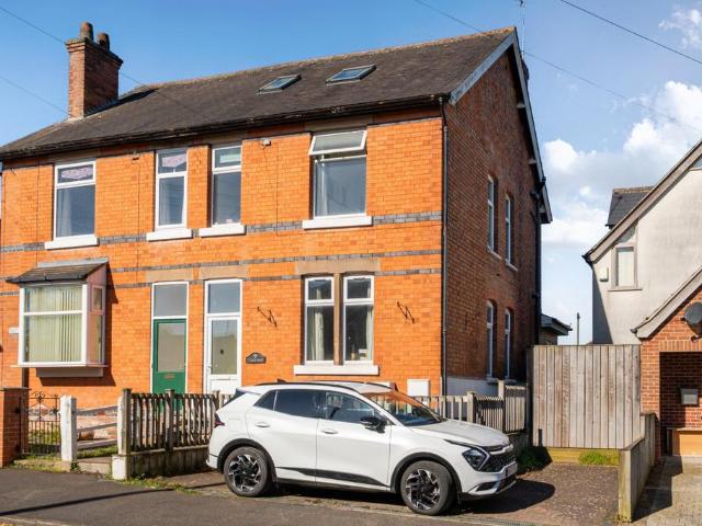 House for sale in Barton In Fabis, East Midlands