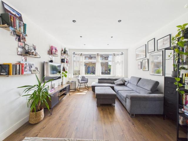 House for sale in New Town, Eton