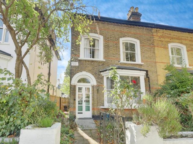 House for sale in Alton Barnes, Essex