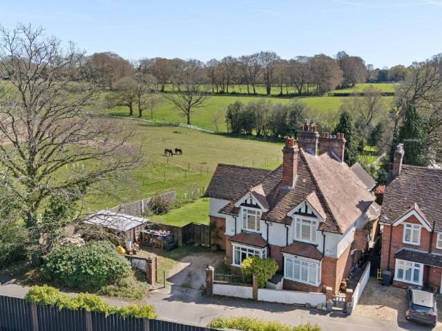 House for sale in Woolmer Hill, Fole