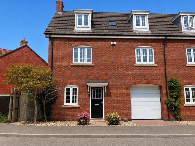 House for sale in Desborough, North Northamptonshire
