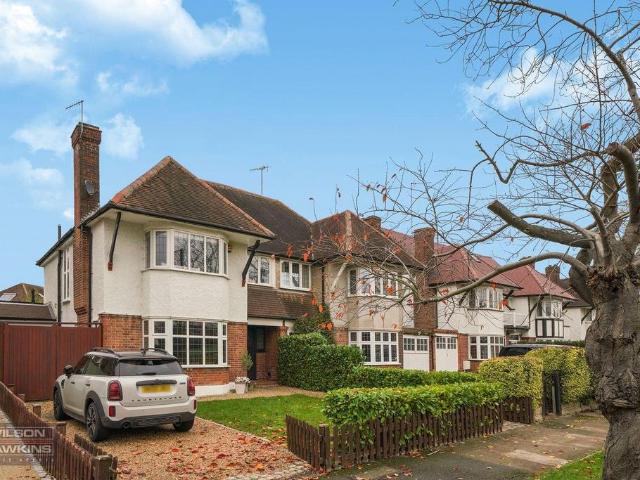 House for sale in Harrow On The Hill, Greater London