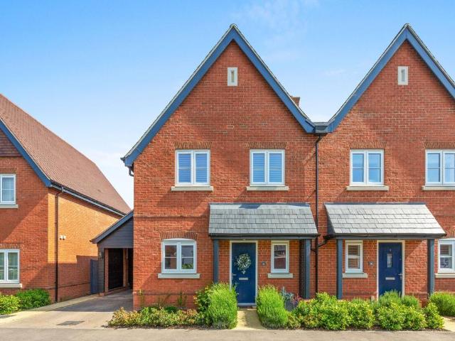 House for sale in Ickford