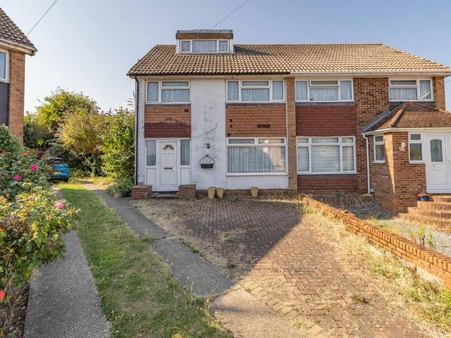 House for sale in Oad Street, Kent